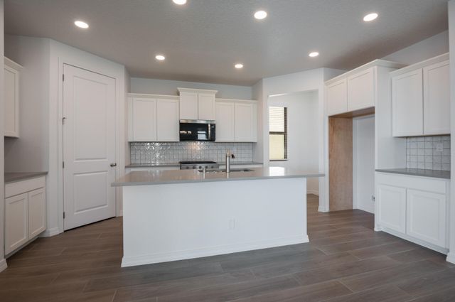 2012 Dekooning Avenue SE, Albuquerque, NM 87106