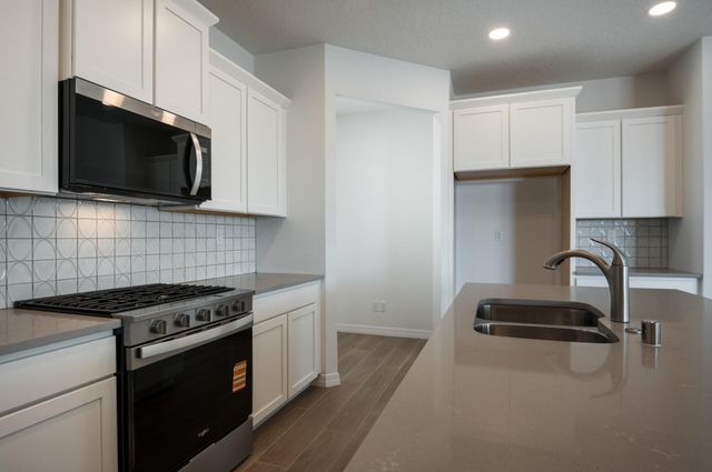 2012 Dekooning Avenue SE, Albuquerque, NM 87106