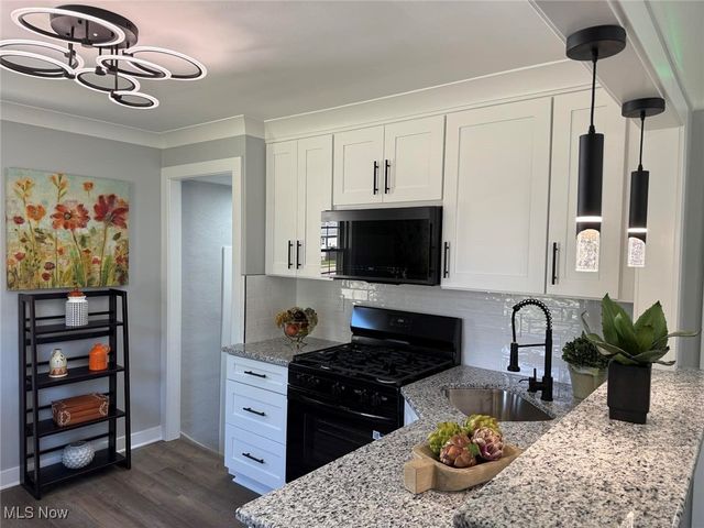 2907 Liggett Drive, Parma, OH 44134