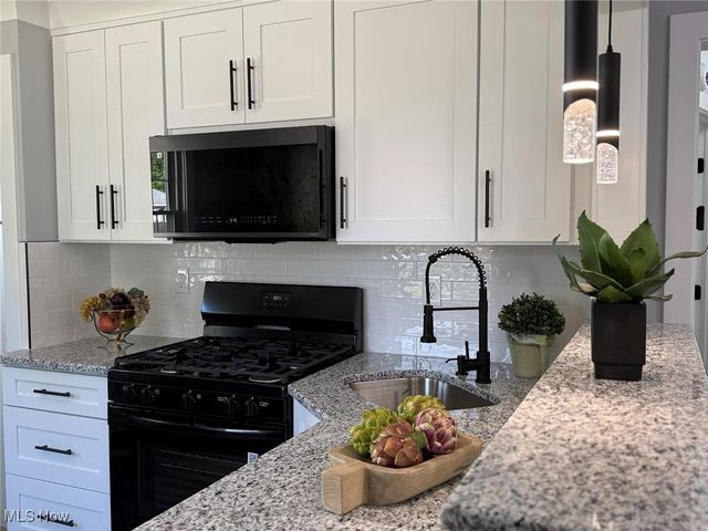 2907 Liggett Drive, Parma, OH 44134