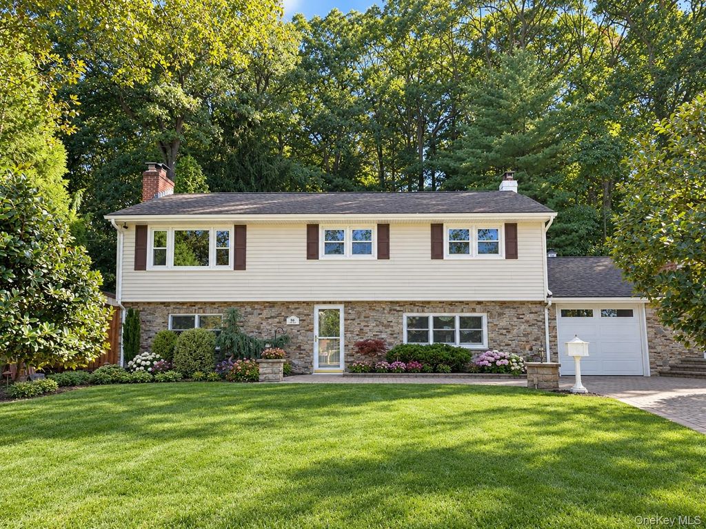 86 Iceland Drive, Huntington Station, NY 11746 — exterior