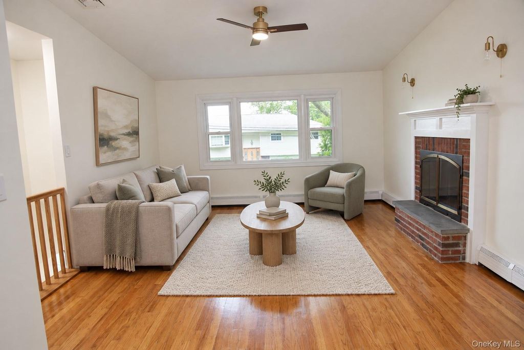 86 Iceland Drive, Huntington Station, NY 11746 — photo 4