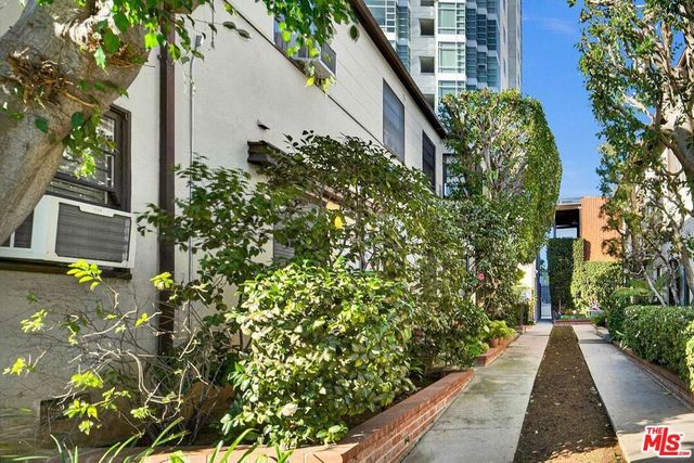 10361 Ashton Avenue, Los Angeles, CA 90024