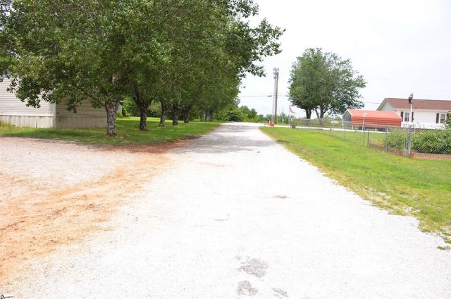 737 Brockman Mcclimon Road, Greer, SC 29651