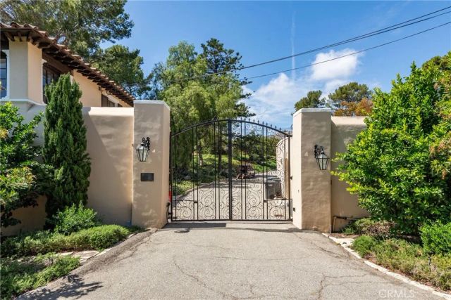 1 Peppertree Drive, Rancho Palos Verdes, CA 90275