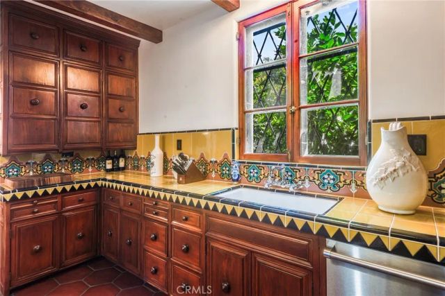 1 Peppertree Drive, Rancho Palos Verdes, CA 90275