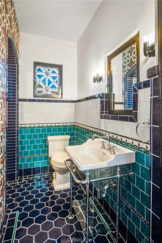 1 Peppertree Drive, Rancho Palos Verdes, CA 90275