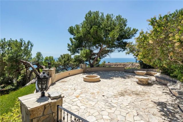 1 Peppertree Drive, Rancho Palos Verdes, CA 90275