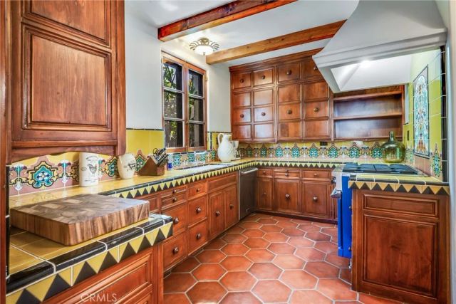 1 Peppertree Drive, Rancho Palos Verdes, CA 90275