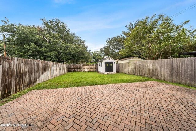 1421 N MARKET Street N, Jacksonville, FL 32206