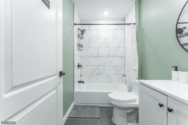 283 Dr Martin Luther King J, Newark City, NJ 07102