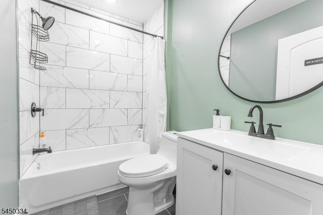 283 Dr Martin Luther King J, Newark City, NJ 07102