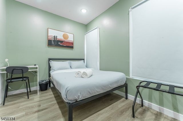 283 Dr Martin Luther King J, Newark City, NJ 07102
