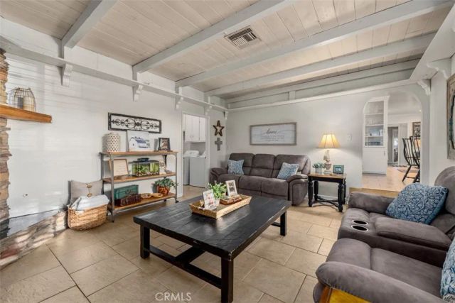 1318 Winston Court, Upland, CA 91786