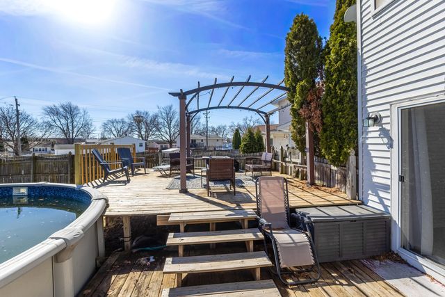 322 Sullivan Drive, Colona, IL 61241