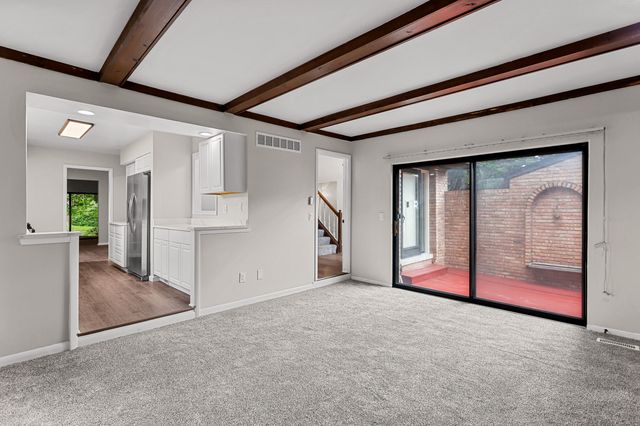 2260 Bordeaux Street, West Bloomfield Twp, MI 48323