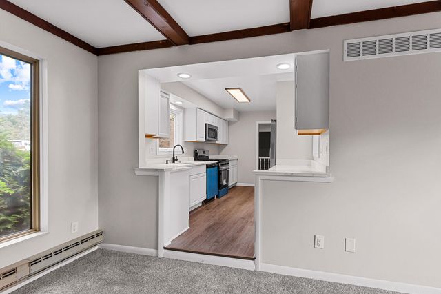 2260 Bordeaux Street, West Bloomfield Twp, MI 48323