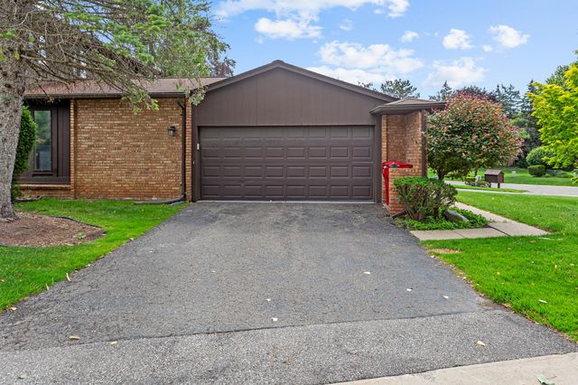 2260 Bordeaux Street, West Bloomfield Twp, MI 48323