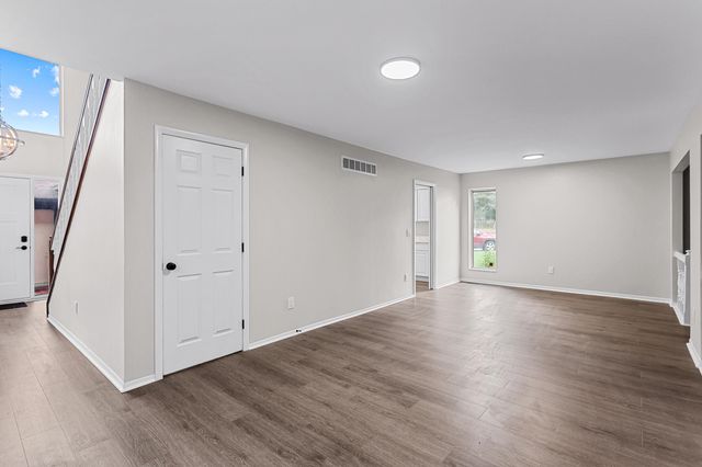 2260 Bordeaux Street, West Bloomfield Twp, MI 48323
