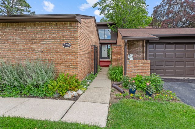 2260 Bordeaux Street, West Bloomfield Twp, MI 48323