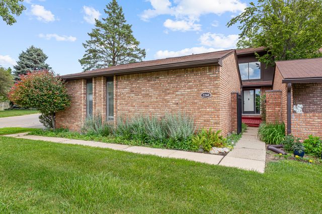 2260 Bordeaux Street, West Bloomfield Twp, MI 48323
