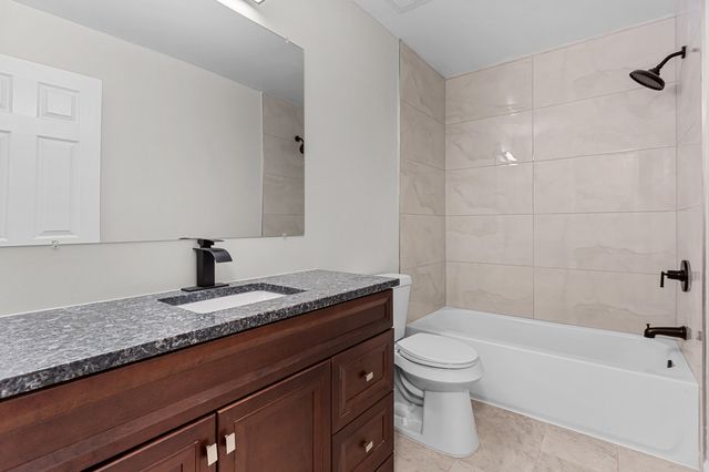 2260 Bordeaux Street, West Bloomfield Twp, MI 48323