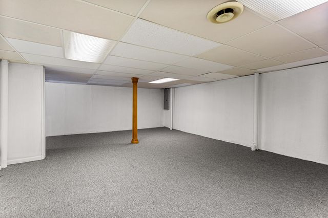 2260 Bordeaux Street, West Bloomfield Twp, MI 48323