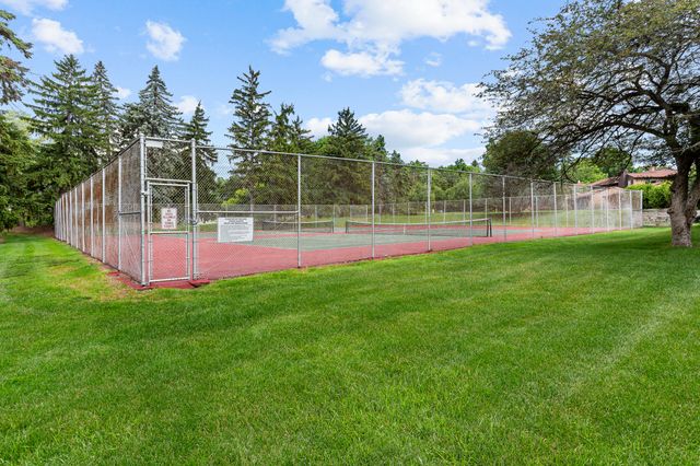 2260 Bordeaux Street, West Bloomfield Twp, MI 48323