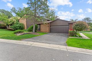 2260 Bordeaux Street, West Bloomfield Twp, MI 48323