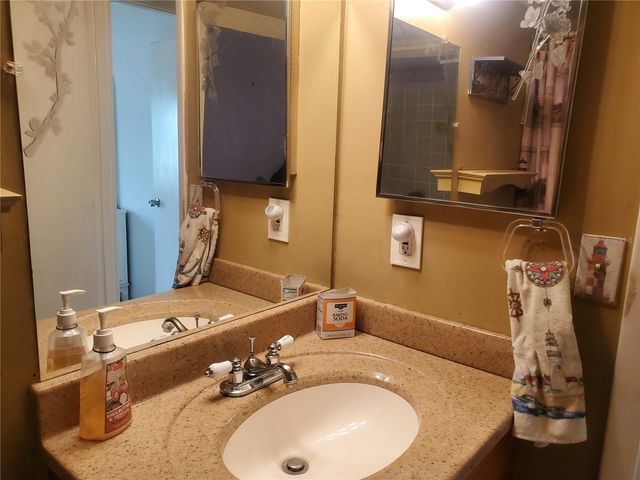 7701 STARKEY ROAD 316, Seminole, FL 33777