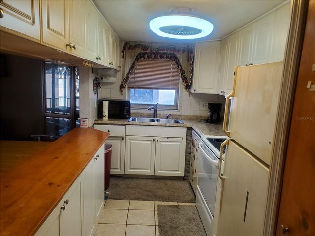 7701 STARKEY ROAD 316, Seminole, FL 33777