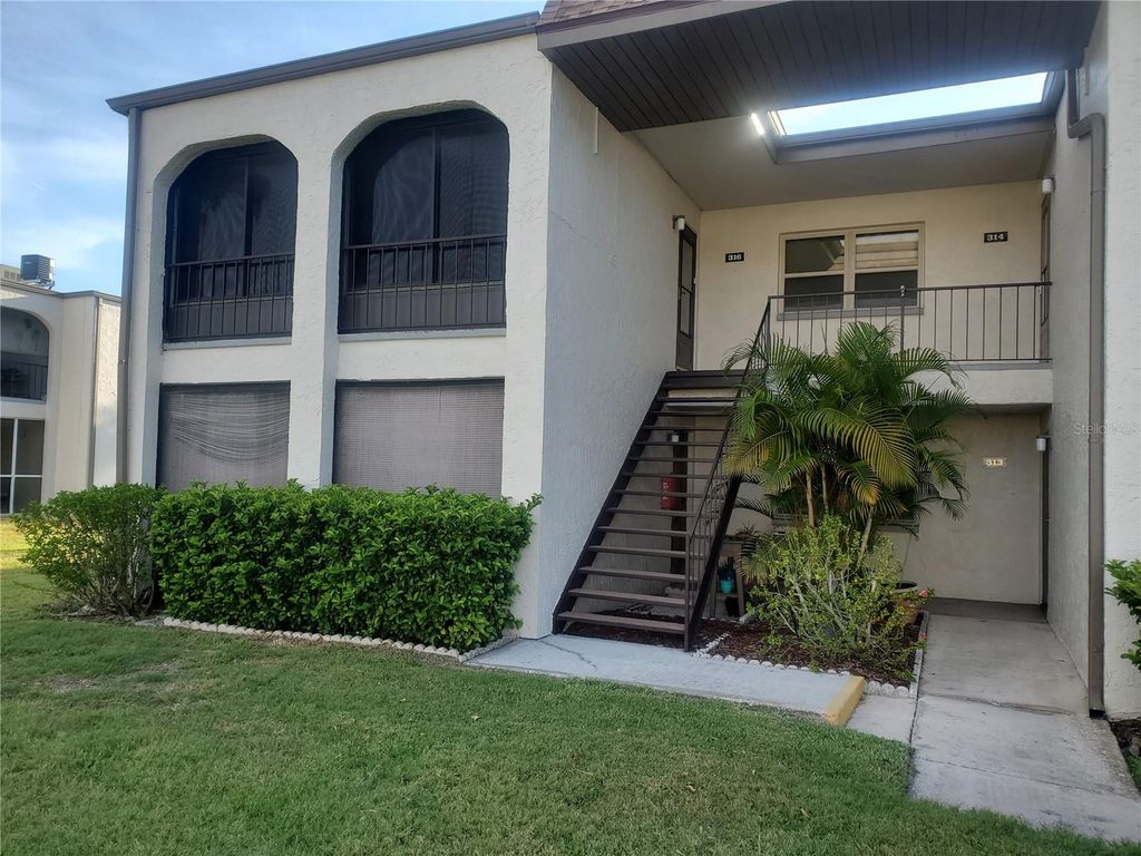 7701 STARKEY ROAD 316, Seminole, FL 33777