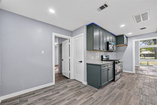 11619 Possum Hollow Lane, Houston, TX 77065