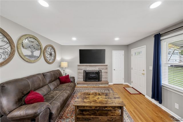 103 Evans Dr, Van Buren, NY 13209
