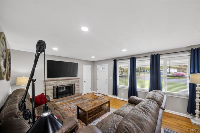 103 Evans Dr, Van Buren, NY 13209