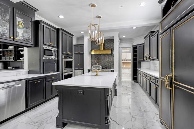 505 Creekside Drive, Mckinney, TX 75071