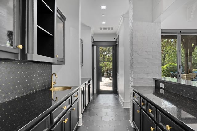 505 Creekside Drive, Mckinney, TX 75071