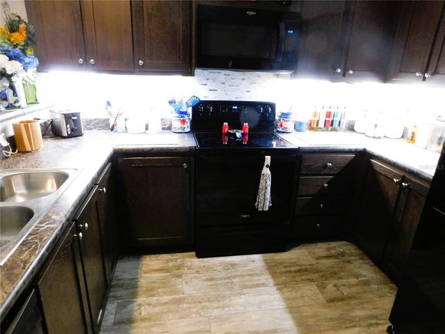 39143 HILLCREST DRIVE, Zephyrhills, FL 33542