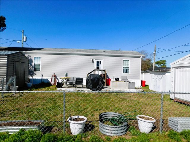 39143 HILLCREST DRIVE, Zephyrhills, FL 33542