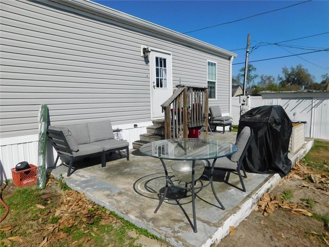 39143 HILLCREST DRIVE, Zephyrhills, FL 33542