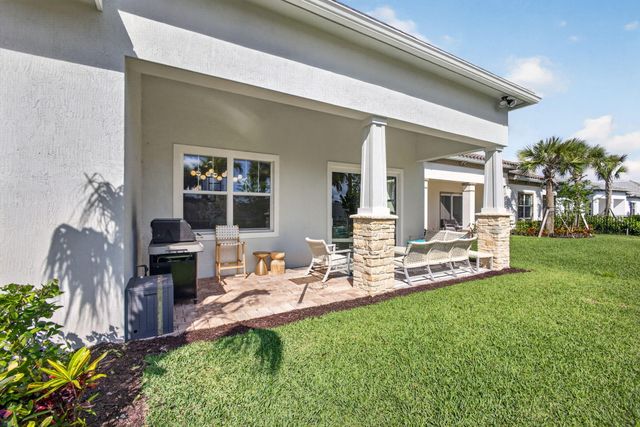 10546 Northbrook Circle, Palm Beach Gardens, FL 33412