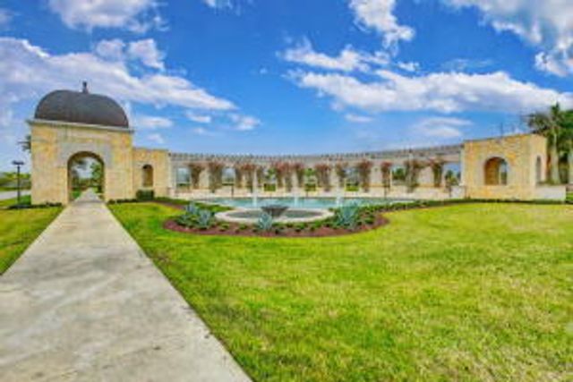 10546 Northbrook Circle, Palm Beach Gardens, FL 33412