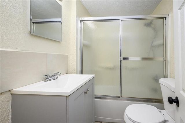 1537 S 49th Street, Kansas City, KS 66106