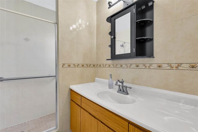 2805 LAKE TOHOPEKALIGA BOULEVARD, Kissimmee, FL 34746