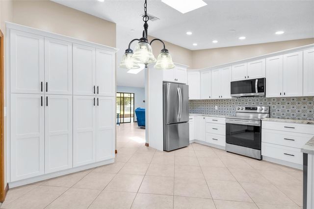 2805 LAKE TOHOPEKALIGA BOULEVARD, Kissimmee, FL 34746