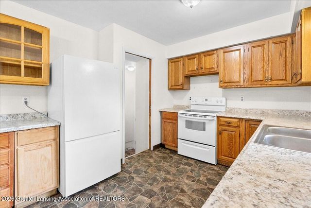 426 Brynford Avenue, Lansing, MI 48917