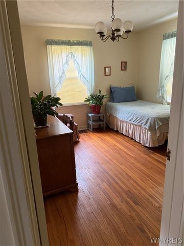 1242 87th Street, Niagara Falls, NY 14304