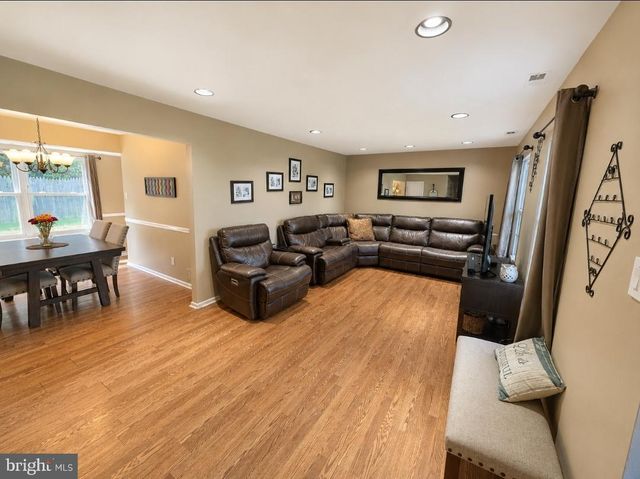 1882 BROOK LN, Jamison, PA 18929