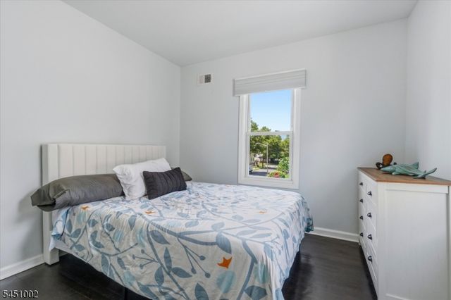 274 Brighton Ave, East Orange City, NJ 07017
