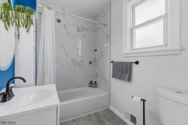 274 Brighton Ave, East Orange City, NJ 07017